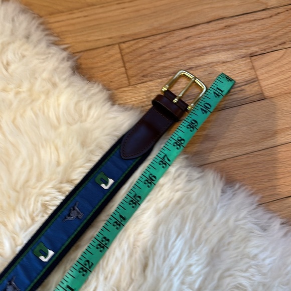 Vineyard Vines “D” logo embroidered dog classic cotton belt with leather trim 36 - Picture 3 of 4